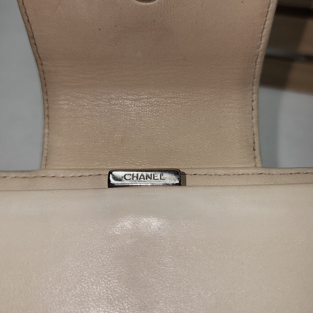 Authentic Chanel Icon Line Leather Wallet In Cream - Picture 10 of 17